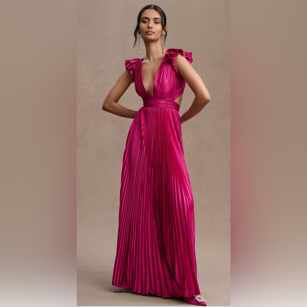 MAC DUGGAL PLEATED FLUTTER-SLEEVE DEEP-V LACE-UP GOWN.